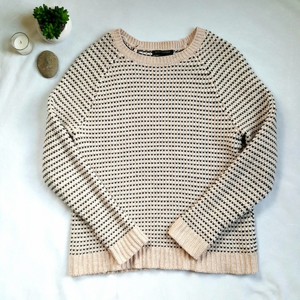 Banana Republic Pink/Navy Knit Sweater